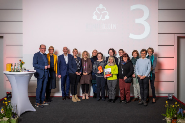 Die Aktion Herzkissen belegte beim Wettbewerb "Heimathelden" der Sparkasse Neuss den dritten Platz. Foto: Jochen Rolfes