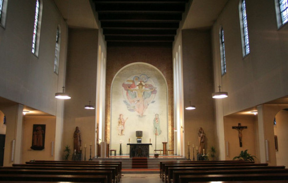 Die denkmalgeschützte Filialkirche St. Barbara in Neuss bleibt zunächst einmal so, wie sie ist. Foto: TZ